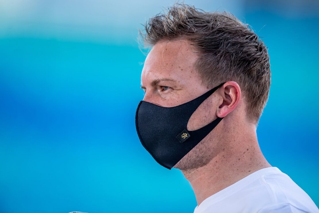 Julian Nagelsmann in Nahaufnahme mit Corona-Maske