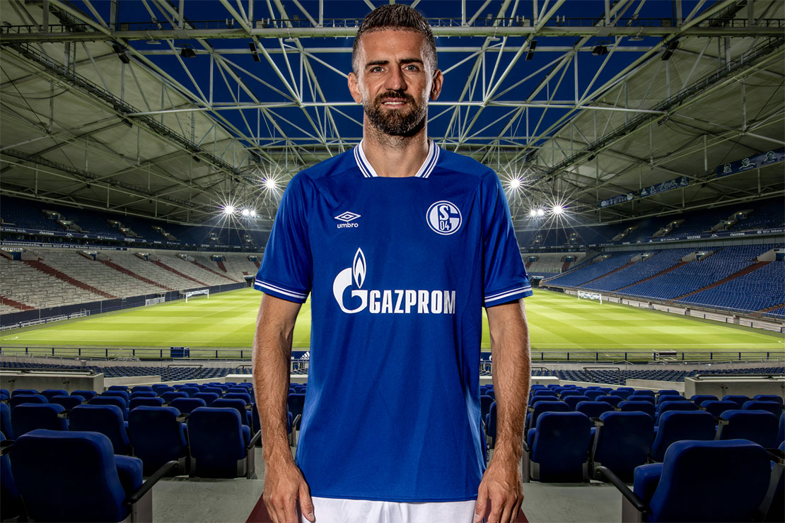 Vedad Ibisevic vor der Veltins-Arena