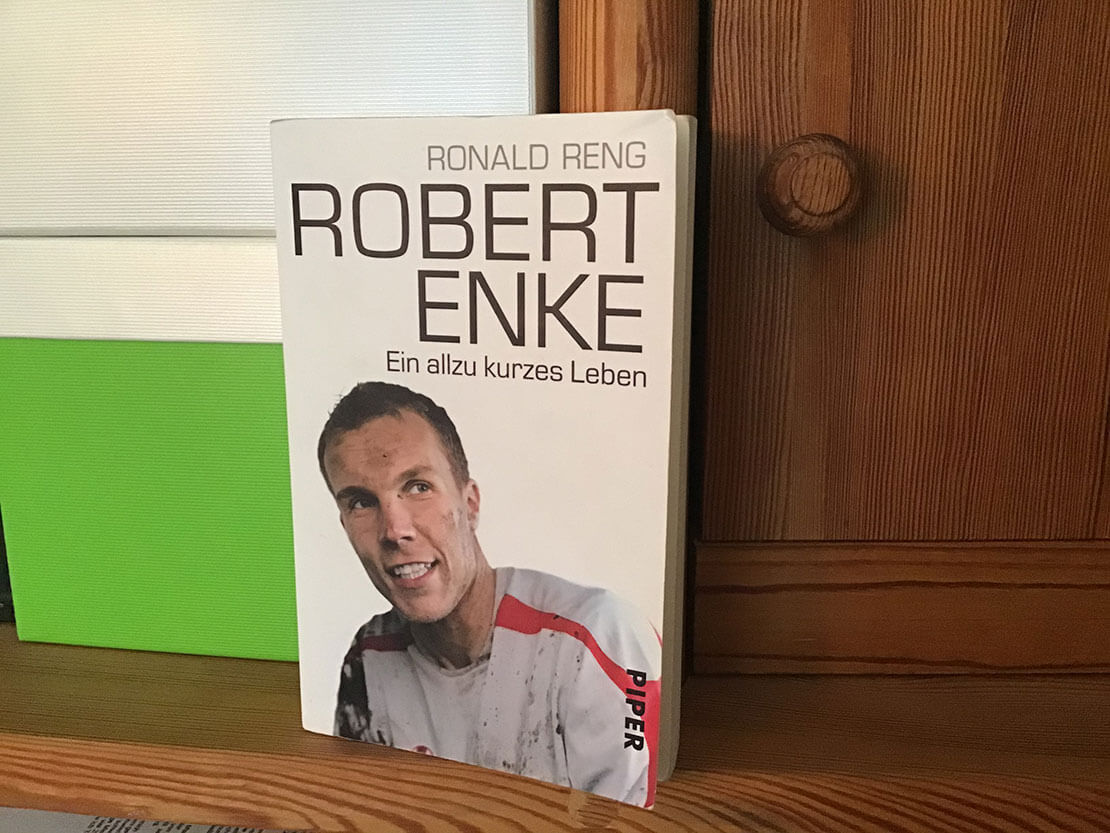 Buchcover "Robert Enke - ein allzu kurzes Leben"