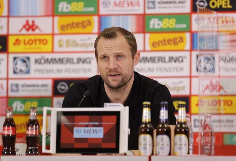 Kicker-Freunde Awards 2021: Bo Svensson ist Trainer des Jahres