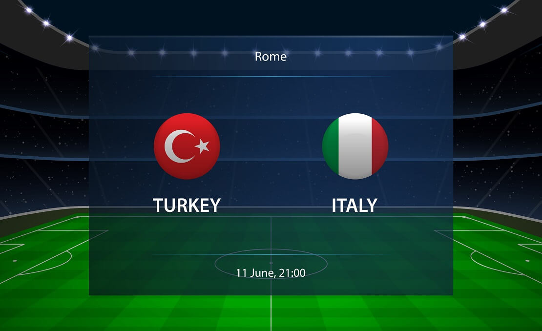 Die Flaggen der Türkei und von Italien vor einem virtuellen Stadion