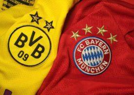 Die Trikots von Bayern und Dortmund liegen nebeneinander