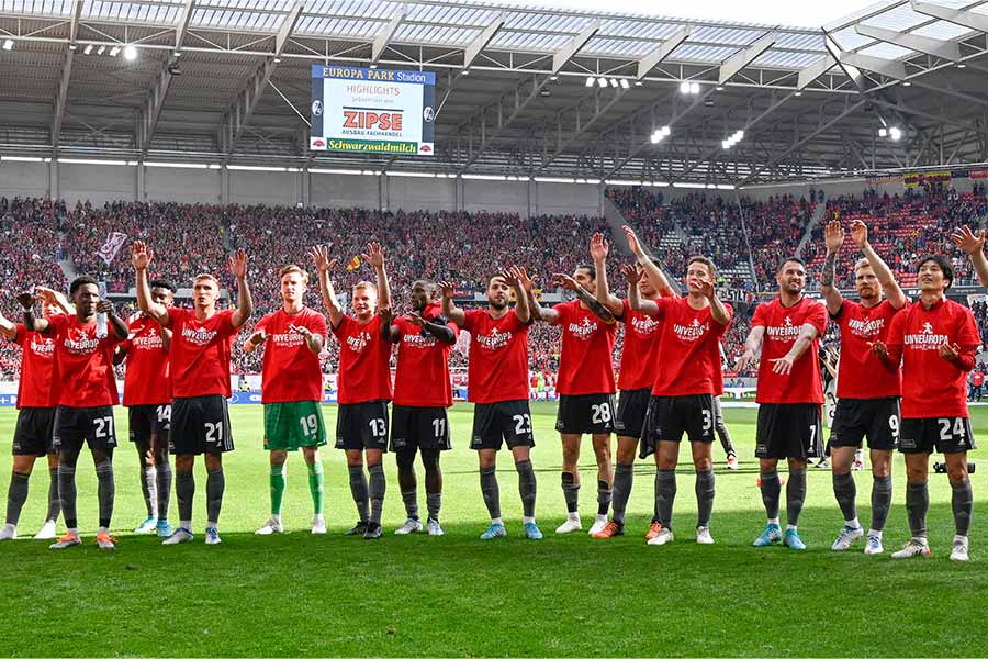 FC Union Gruppenfoto auf dem Spielfeld