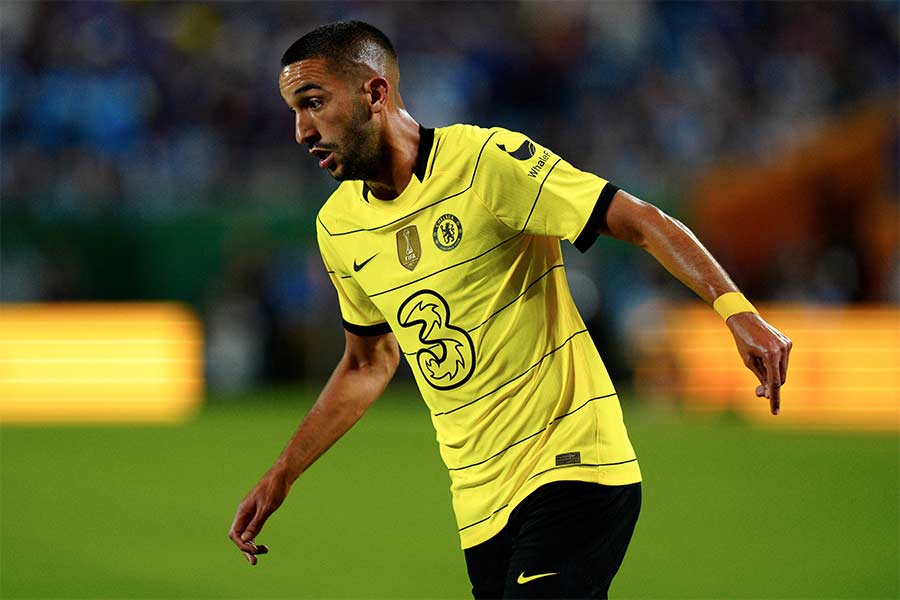 Hakim Ziyech mit gelben Chelsea-Trikot